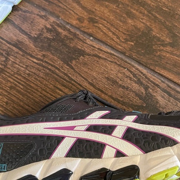 Asics Gel Tennis Shoes - Picture 2 of 6